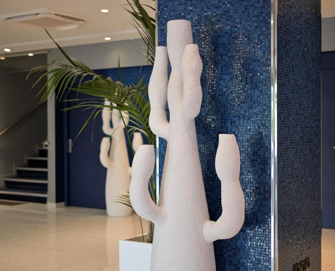 Juliana Hotel Cannes 4*,